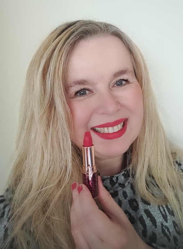Charlotte Tilbury Hot Lips Patsy red