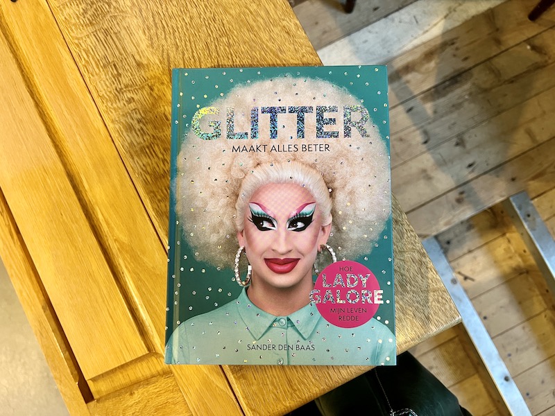Glitter maakt alles beter. Kringloop Zwolle Zuid